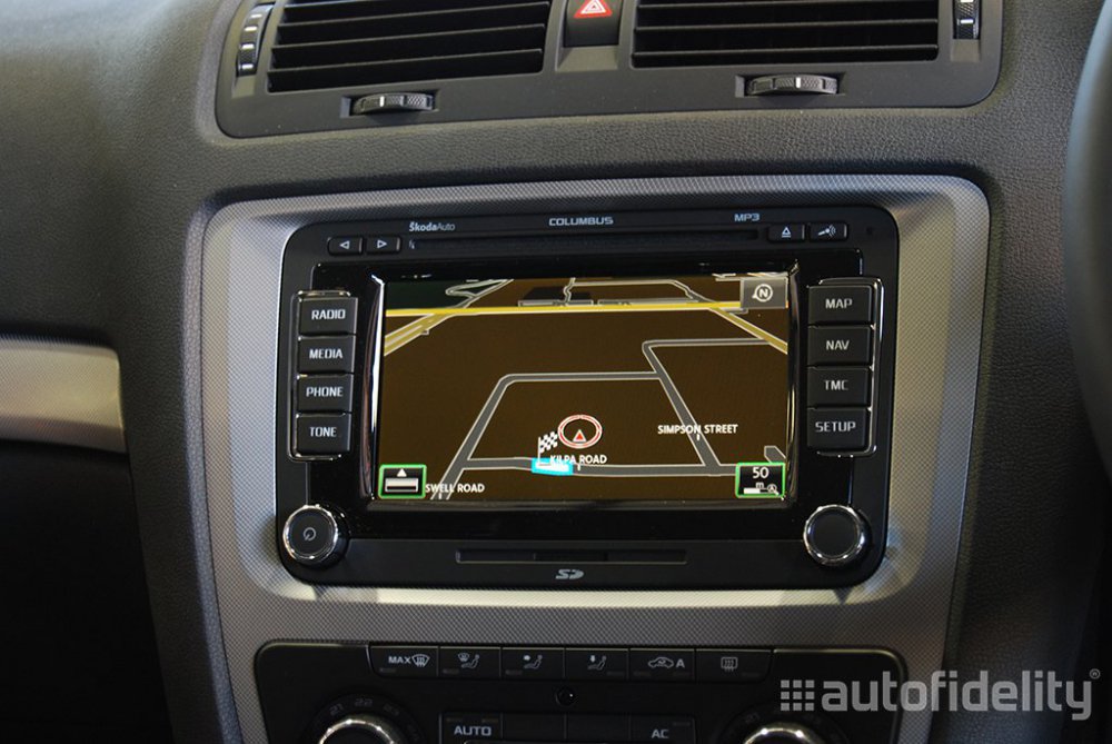 Columbus-Touchscreen-Integrated-Satellite-Navigation-System-for-Skoda-Octavia-1.jpg