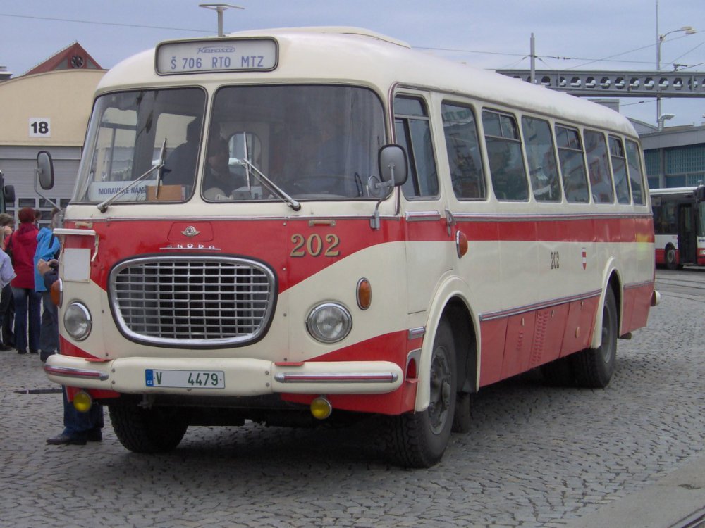Bus_706RTO_Brno.jpg