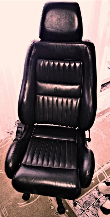 stol -alfa romeo.jpg