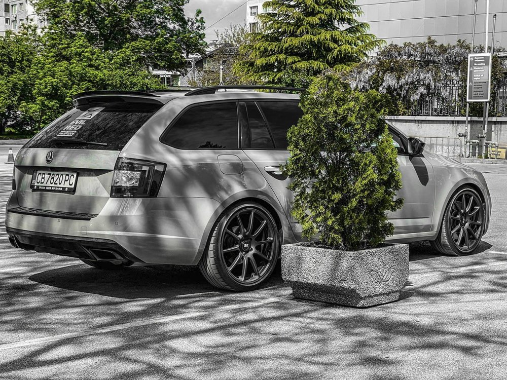 Octavia3vRS2023Mixed027.thumb.jpg.dcc9bddbad8c3951fab7ee94523c98cc.jpg